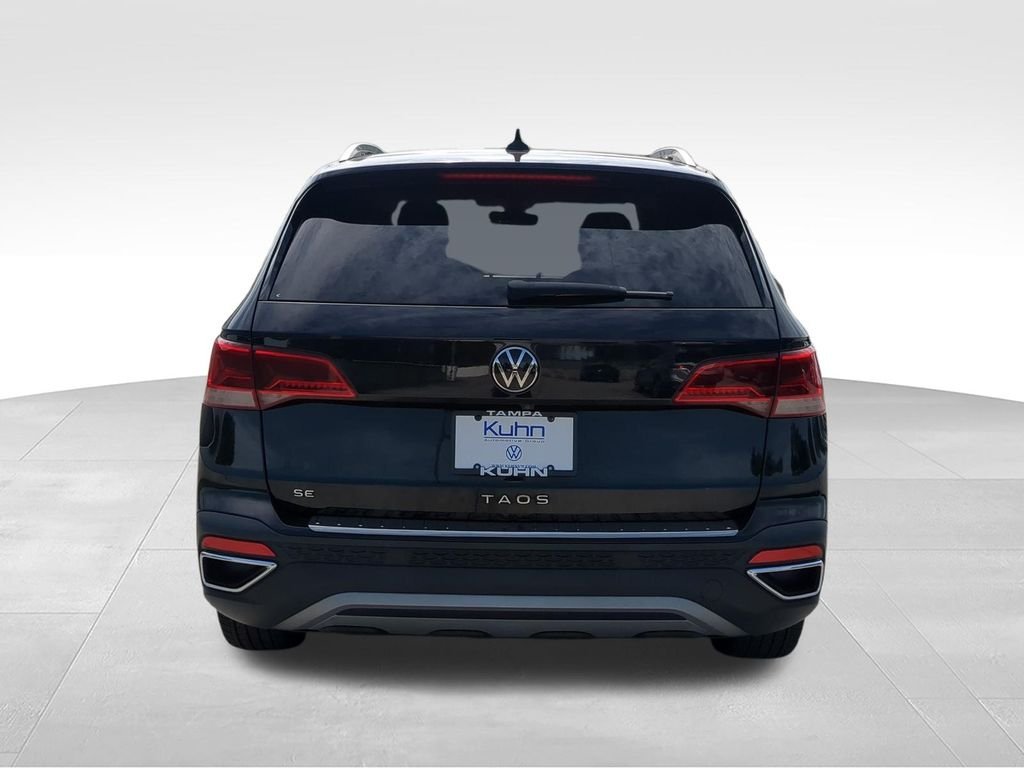 Certified Used 2023 Black Volkswagen 1.5T SE image 5