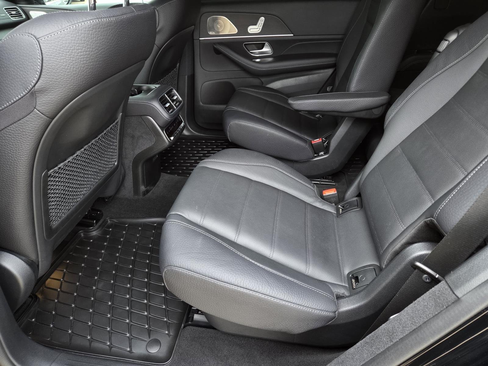 Used 2024 Obsidian Black Metallic Mercedes-Benz GLS image 34