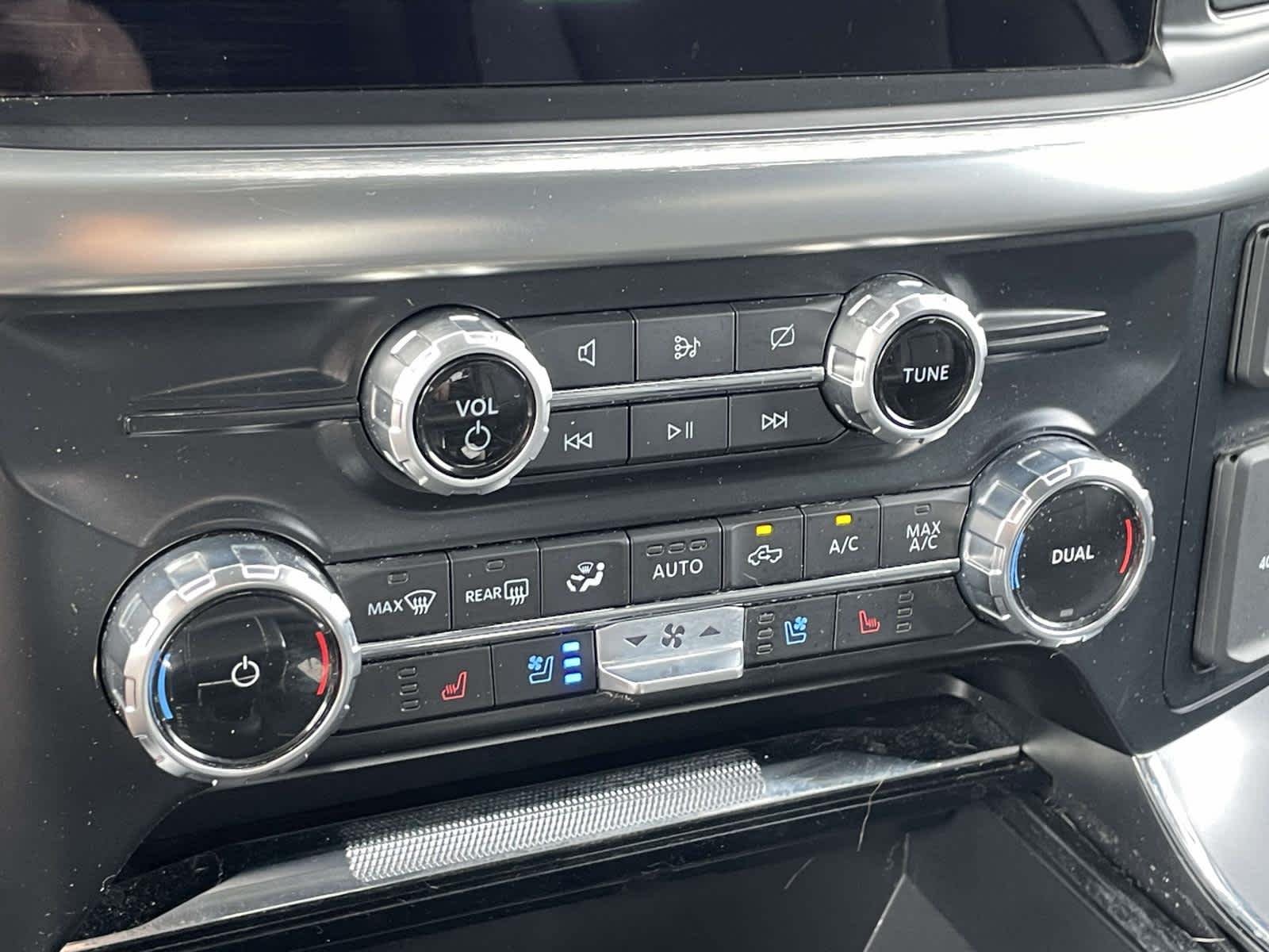 Used 2023 Silver Ford LARIAT image 35