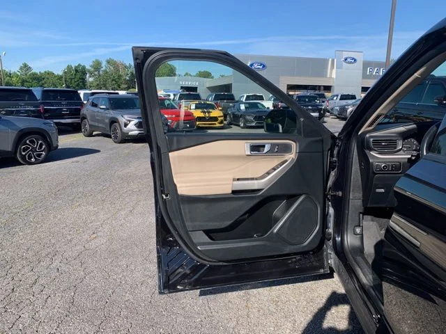 Used 2023 Agate Black Metallic Ford XLT image 22