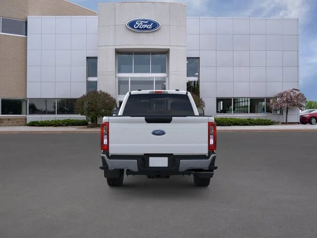 New 2026 Oxford White Ford XLT image 5