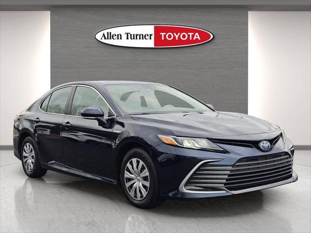 2021 Toyota Camry LE Hybrid's photo