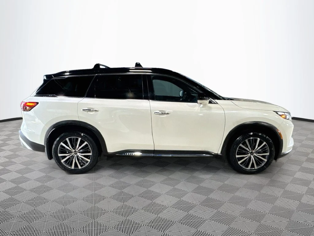 Certified Used 2023 Black INFINITI Autograph image 5