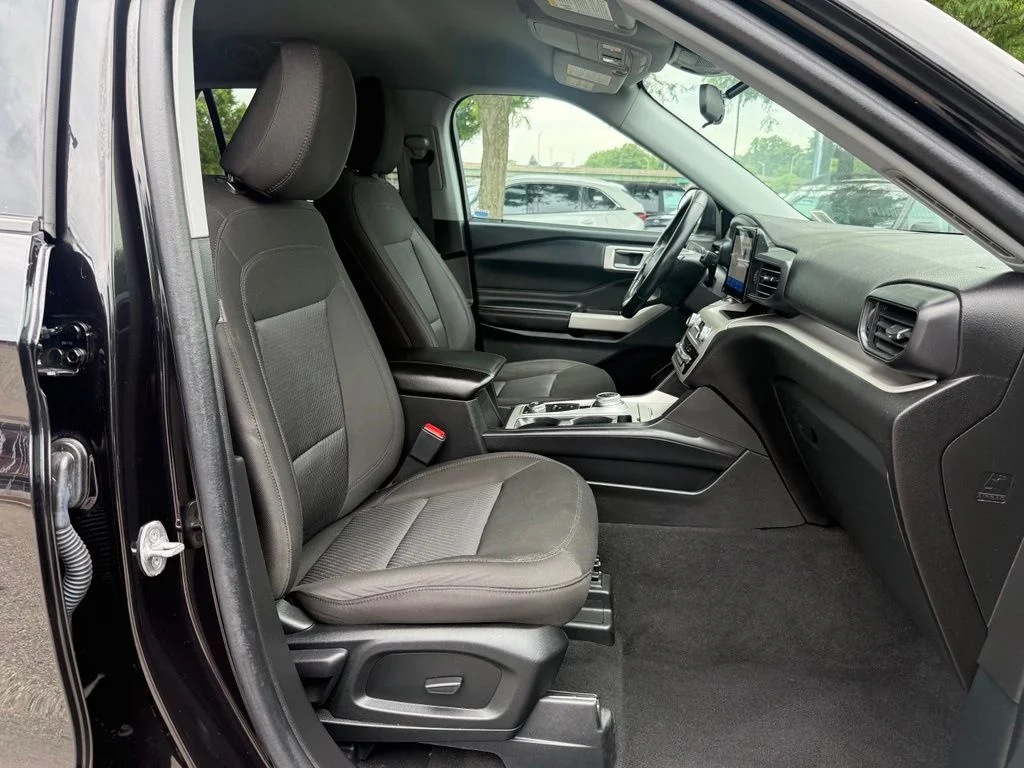 Used 2023 Black Ford XLT image 30