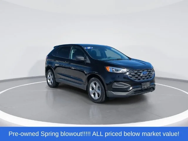 Used 2020 Black Ford SE image 2
