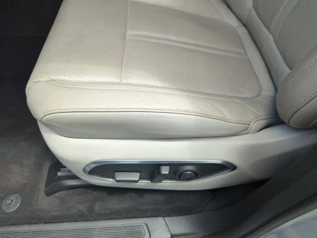 Used 2022 Silver Jeep Series II image 34
