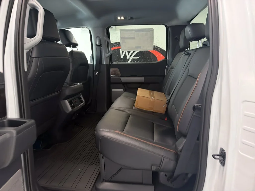 New 2027 Oxford White Ford F-250® Lariat® image 14