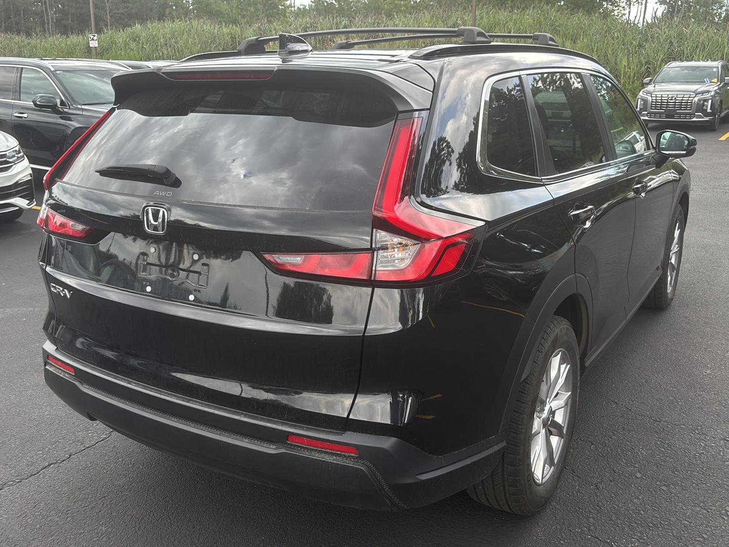 Used 2024 Crystal Black Pearl Honda EX image 7