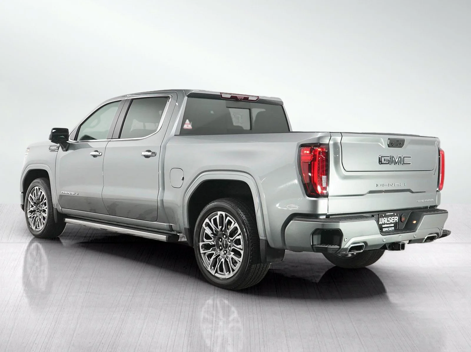 Used 2025 Sterling Metallic GMC Denali Ultimate image 3
