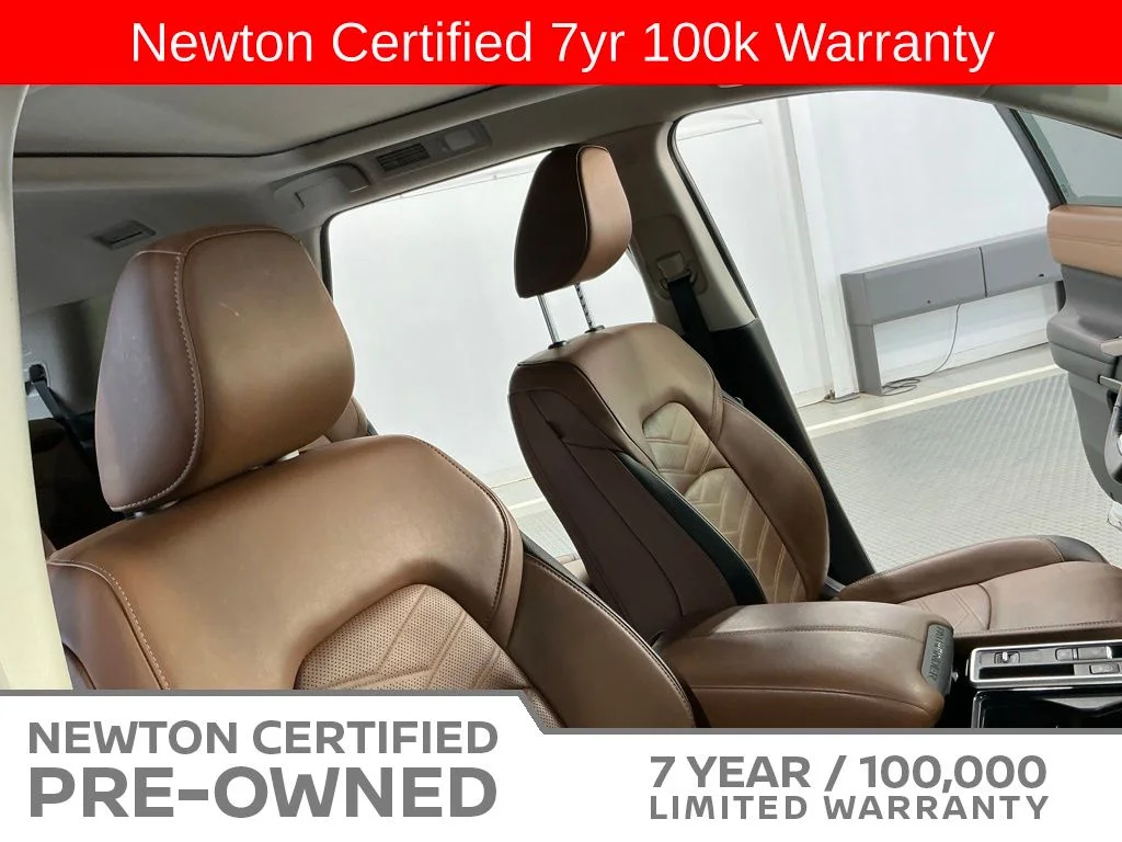Certified Used 2025 Everest White Pearl Tricoat Nissan Platinum image 17