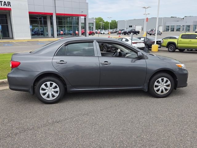 Used 2013 Gray Toyota L image 13