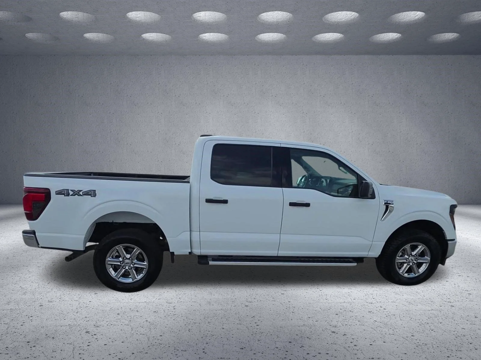 Used 2025 White Ford XLT image 8