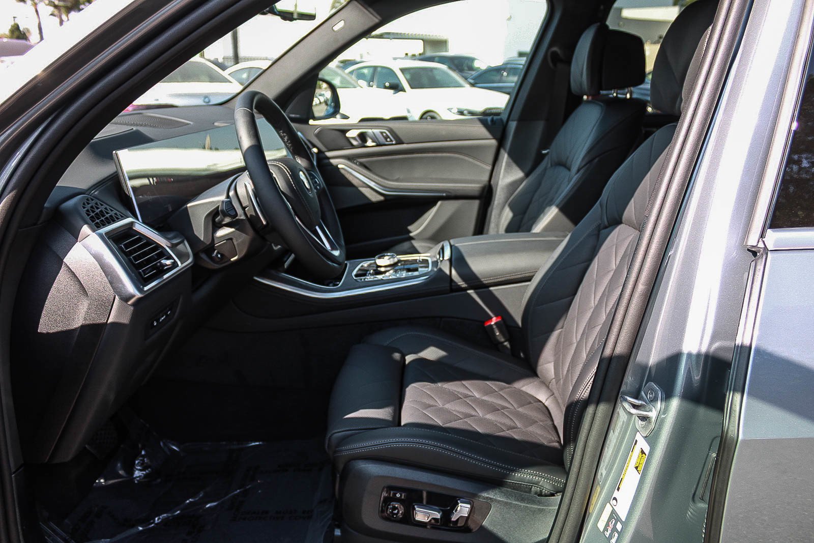 New 2026 Skyscraper Grey Metallic BMW xDrive50e image 17