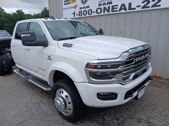 2026 RAM 5500 Big Horn 4X4 Crew Cab DRW 173" WB's photo