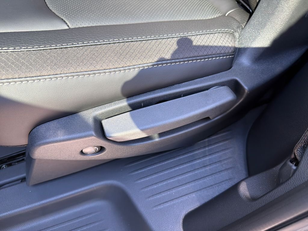 New 2026 Nissan Pathfinder SL 4D Sport Utility