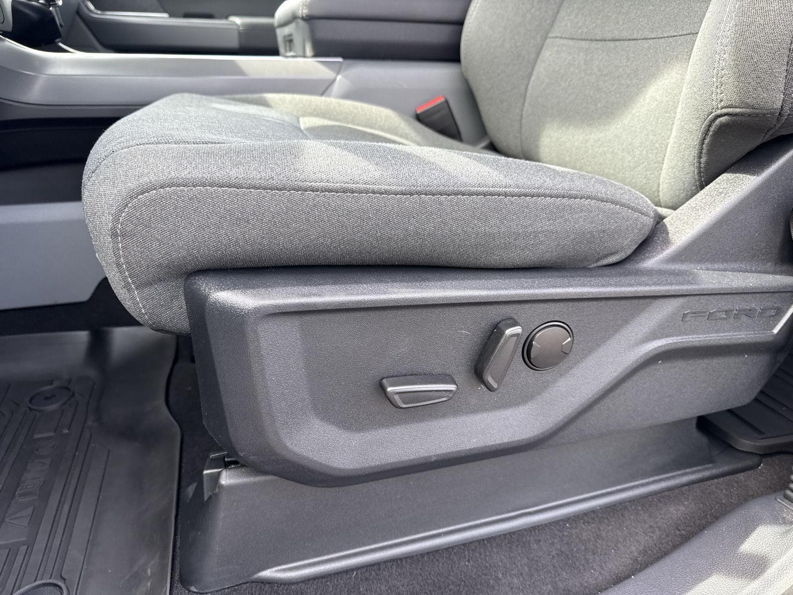 Used 2024 Oxford White Ford XLT image 19
