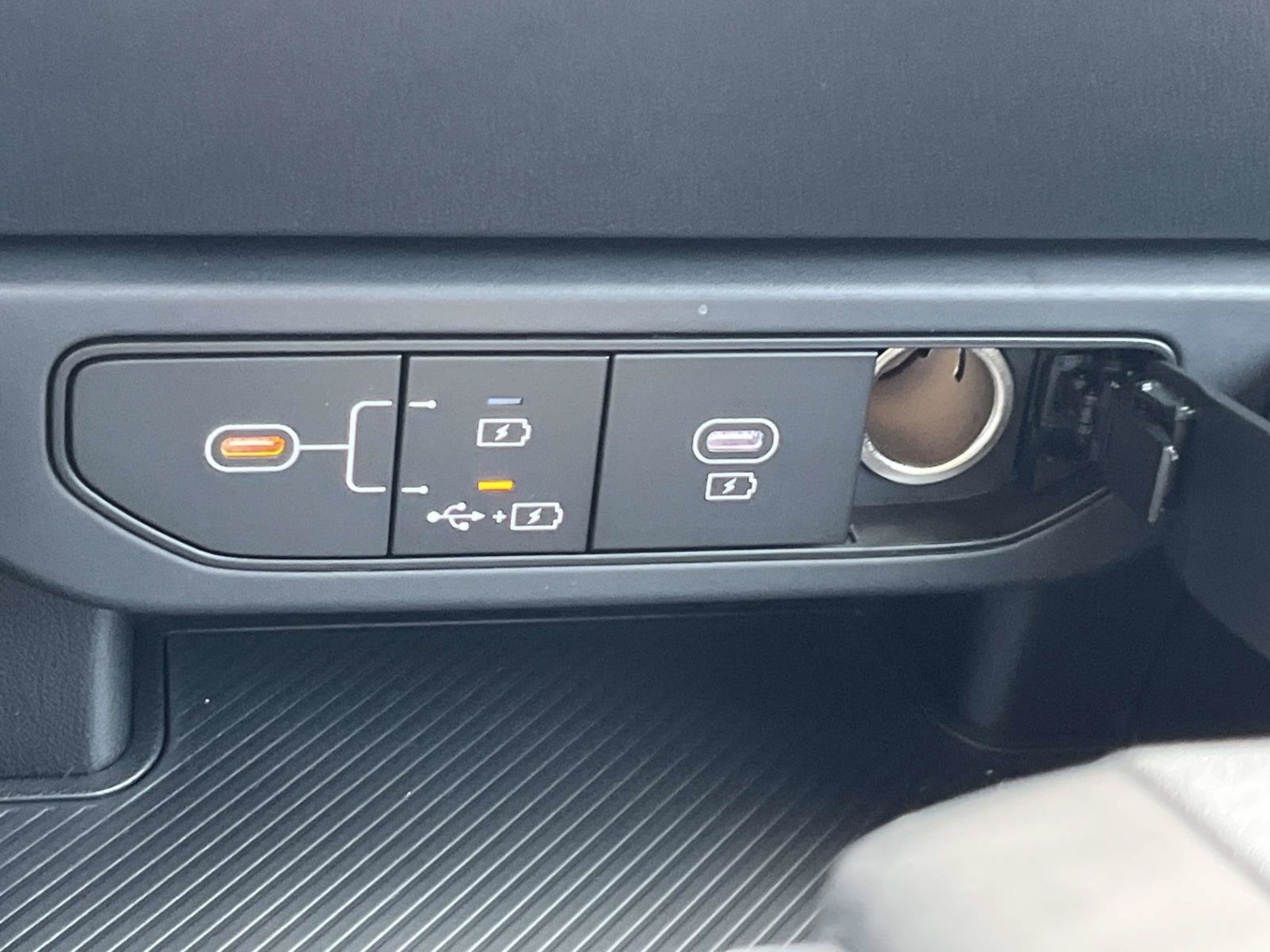 New 2026 Steel Gray Kia LXS image 29