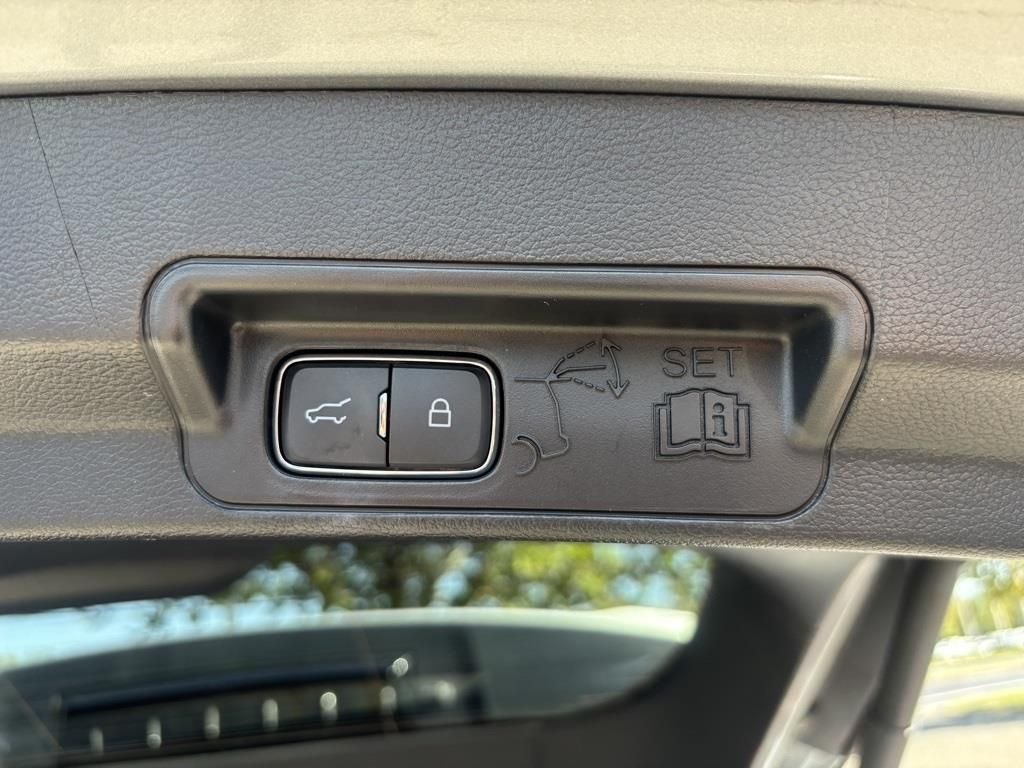 Certified Used 2022 Silver Metallic Ford XLT image 59