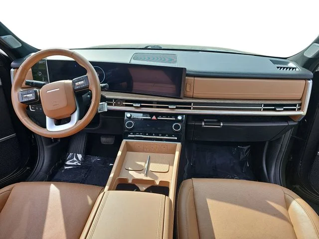 Used 2025 Green Hyundai Limited image 9