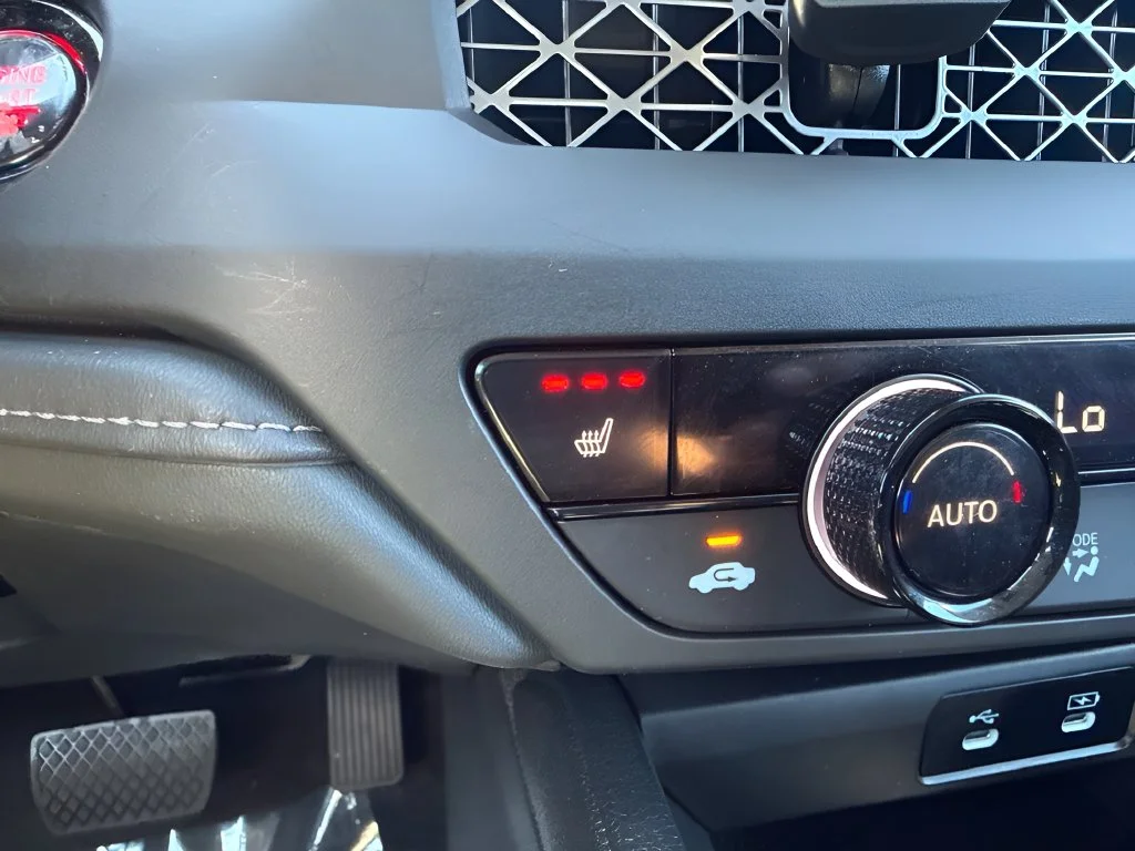 Used 2025 Blue Honda SE image 18