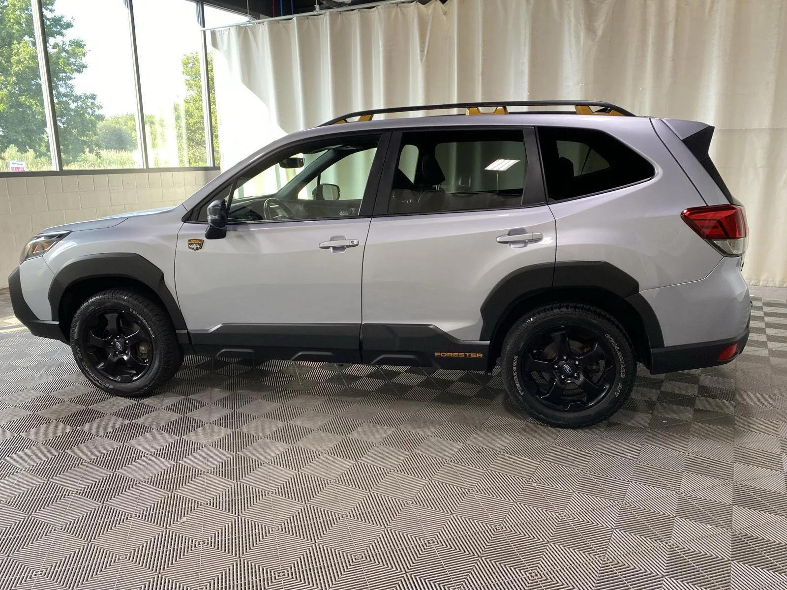 Used 2024 Magnetite Gray Metallic Subaru Wilderness image 4