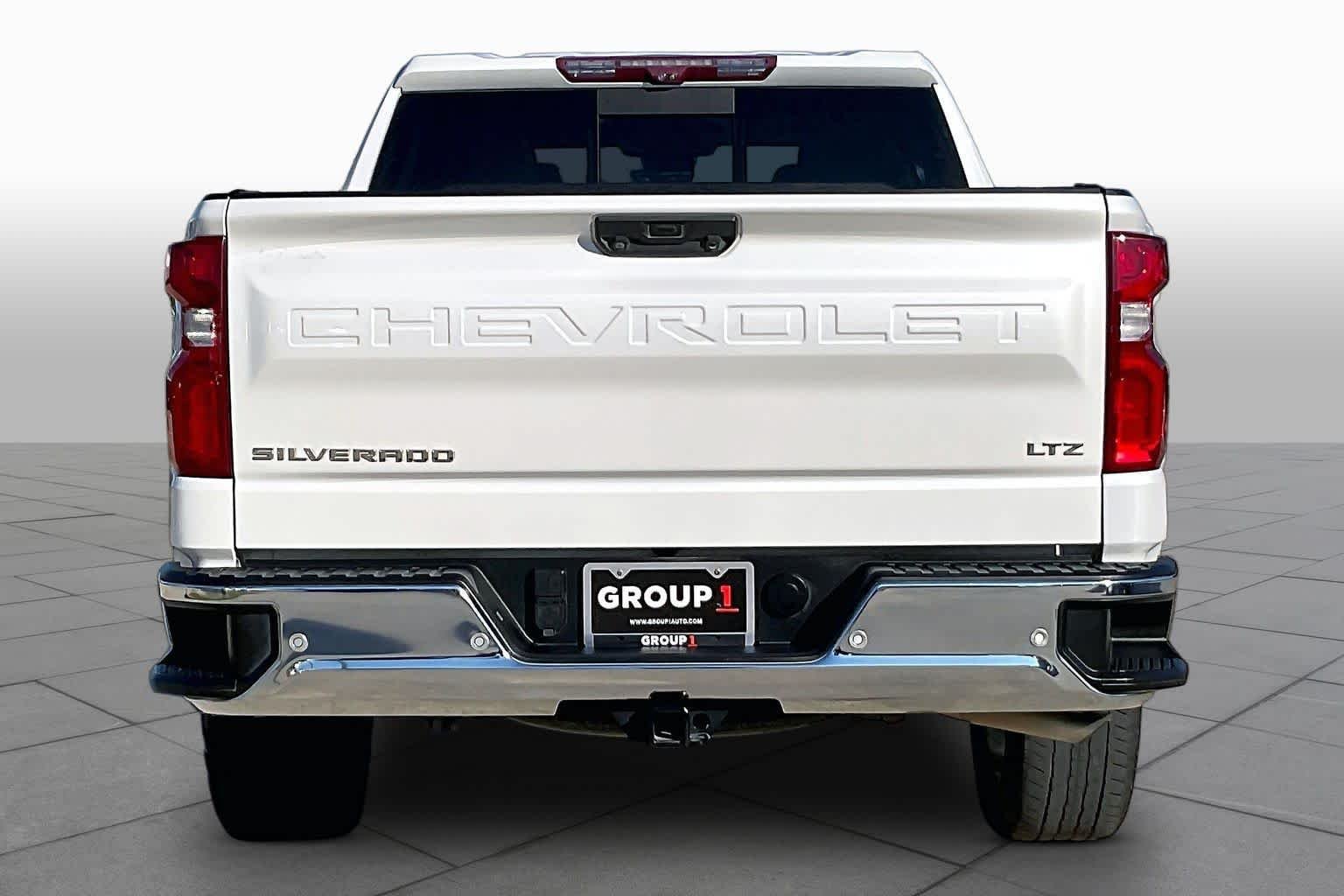 Used 2022 Iridescent Pearl Tricoat Chevrolet LTZ image 5