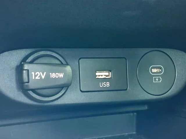 Used 2025  Hyundai SEL Convenience image 22