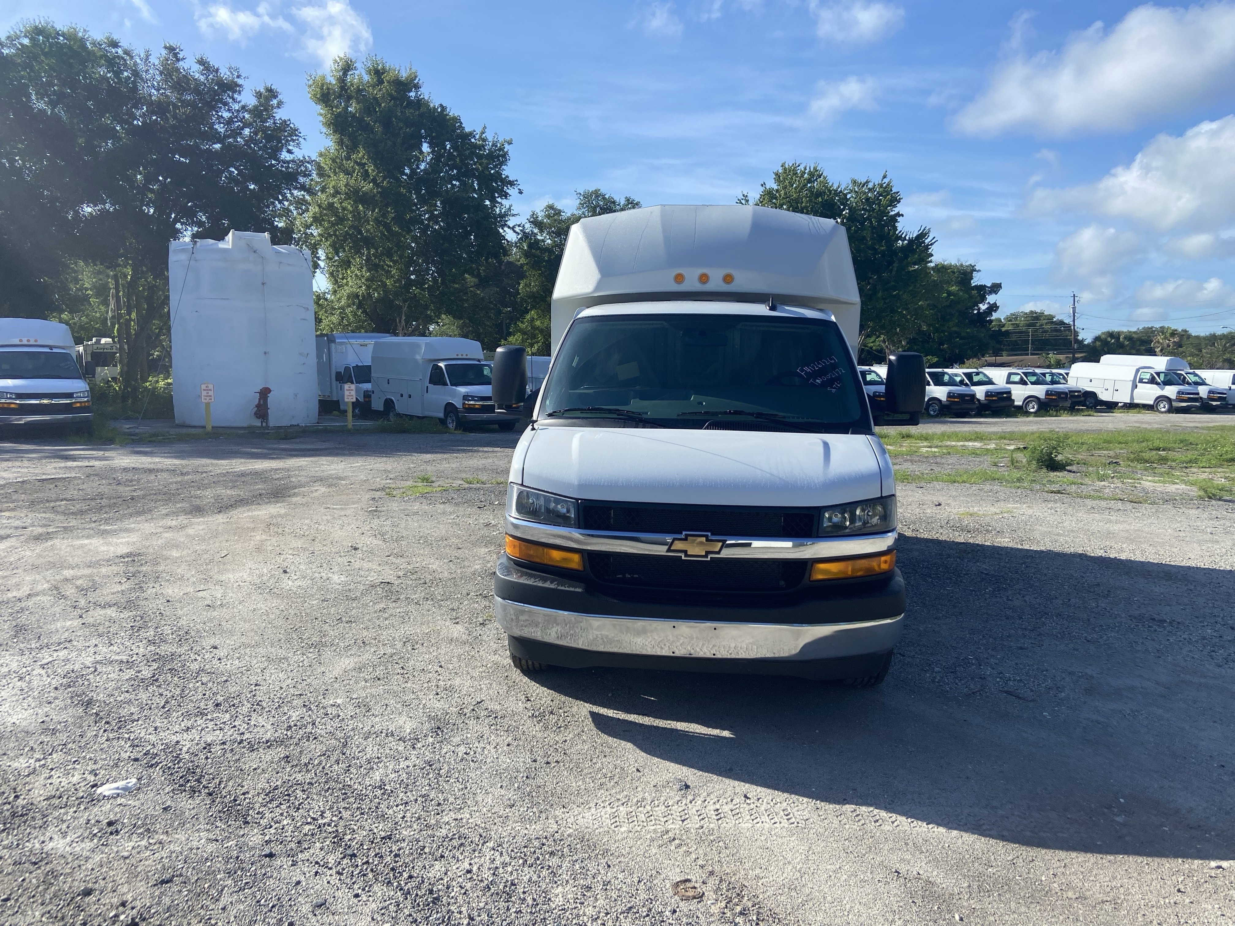 New 2026 Summit White Chevrolet 1WT image 9