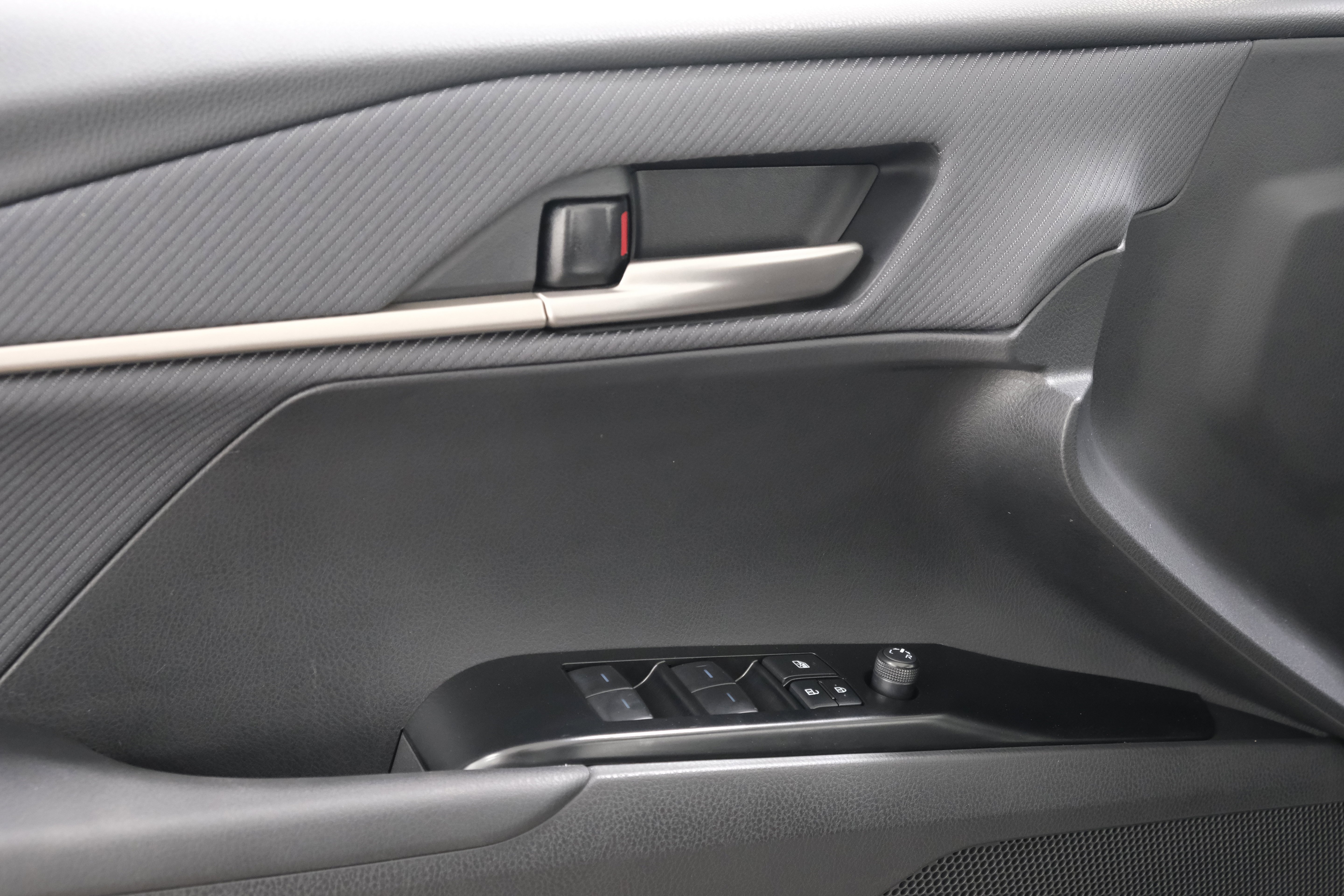 Certified Used 2025 Heavy Metal Toyota SE image 47