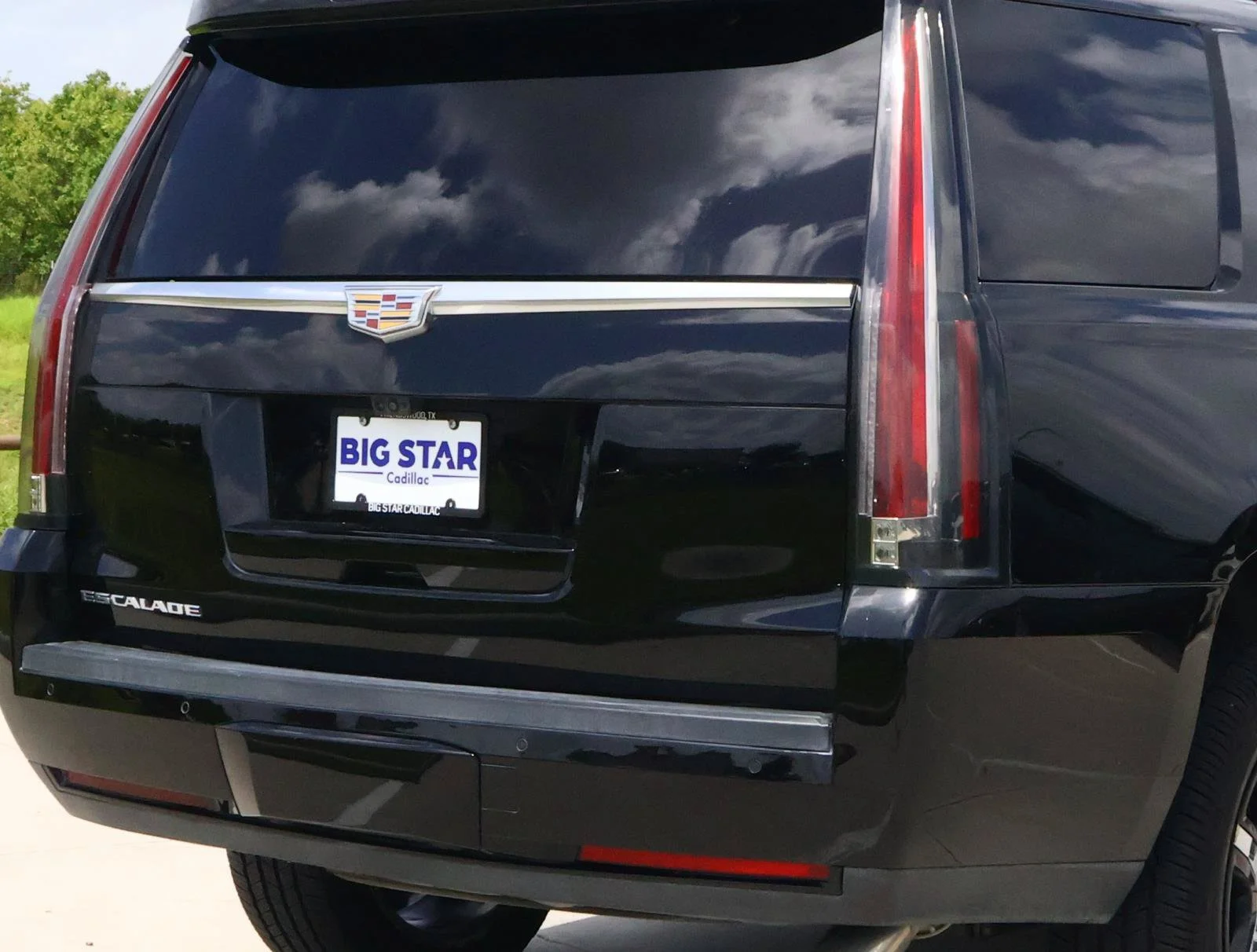 Used 2018 BLACK RAVEN Cadillac Luxury image 10