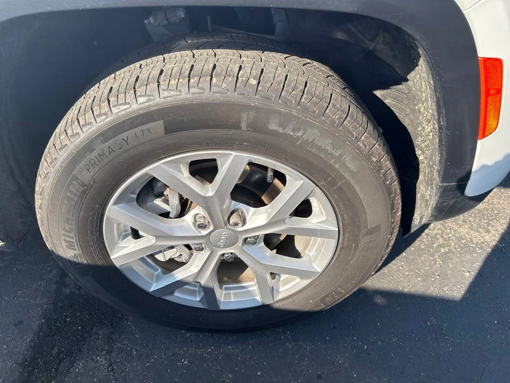 Used 2023 White Jeep Limited image 26