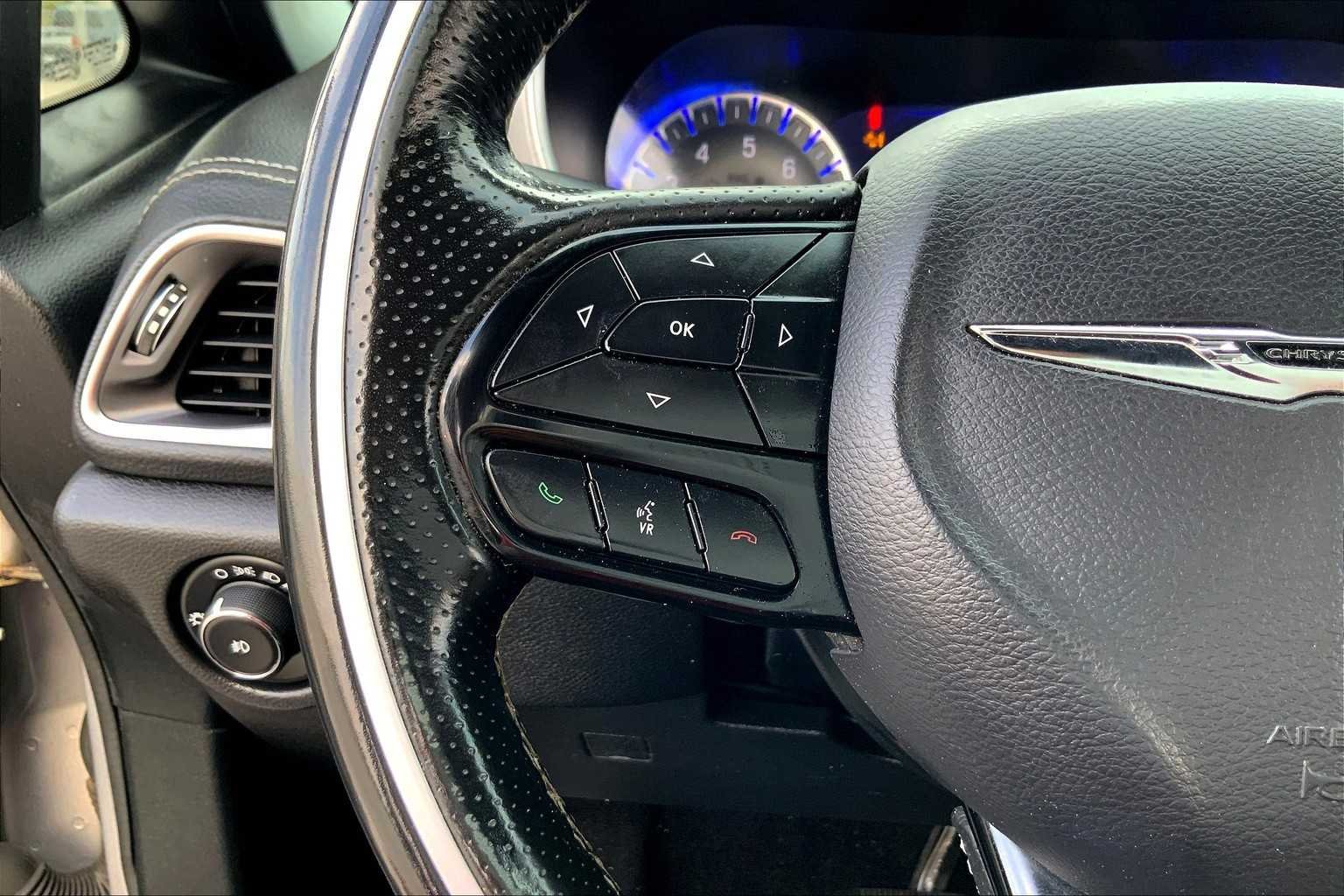 Used 2019 Billet Silver Metallic Clearcoat Chrysler Limited image 23