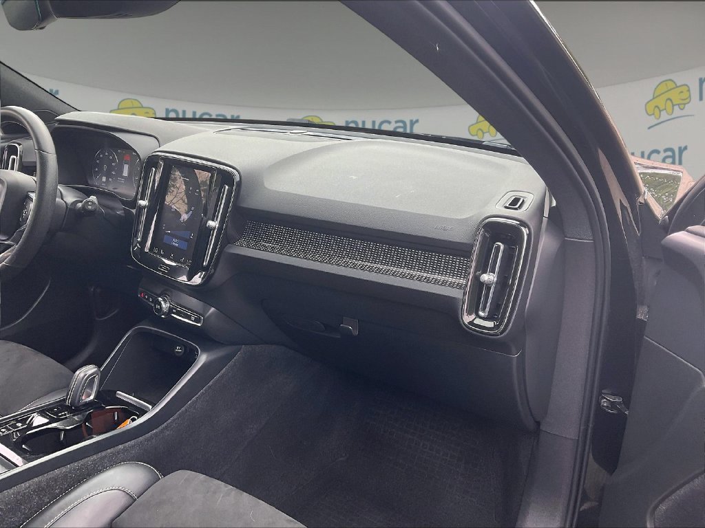 Used 2021 Black Volvo R-Design image 13