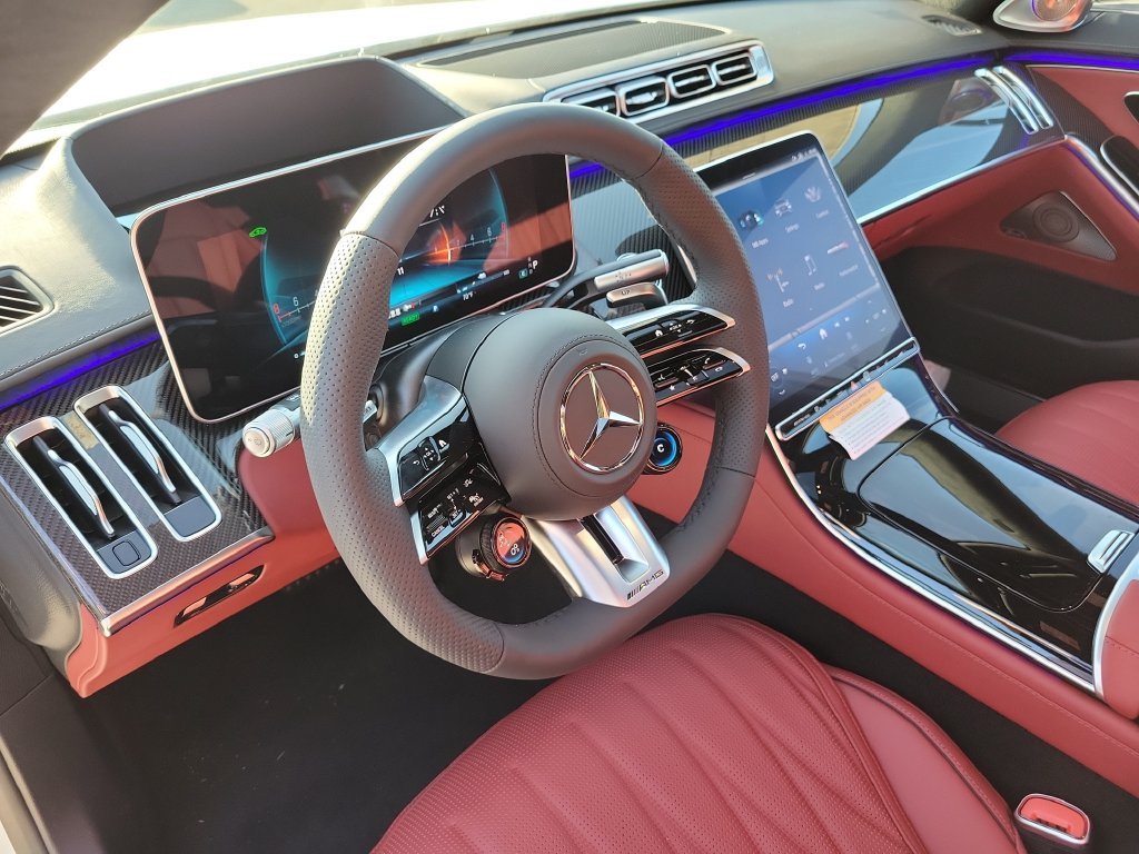 New 2026 MANUFAKTUR Moonlight White Magno Mercedes-Benz AMG® S 63 E 4MATIC® Sedan image 25