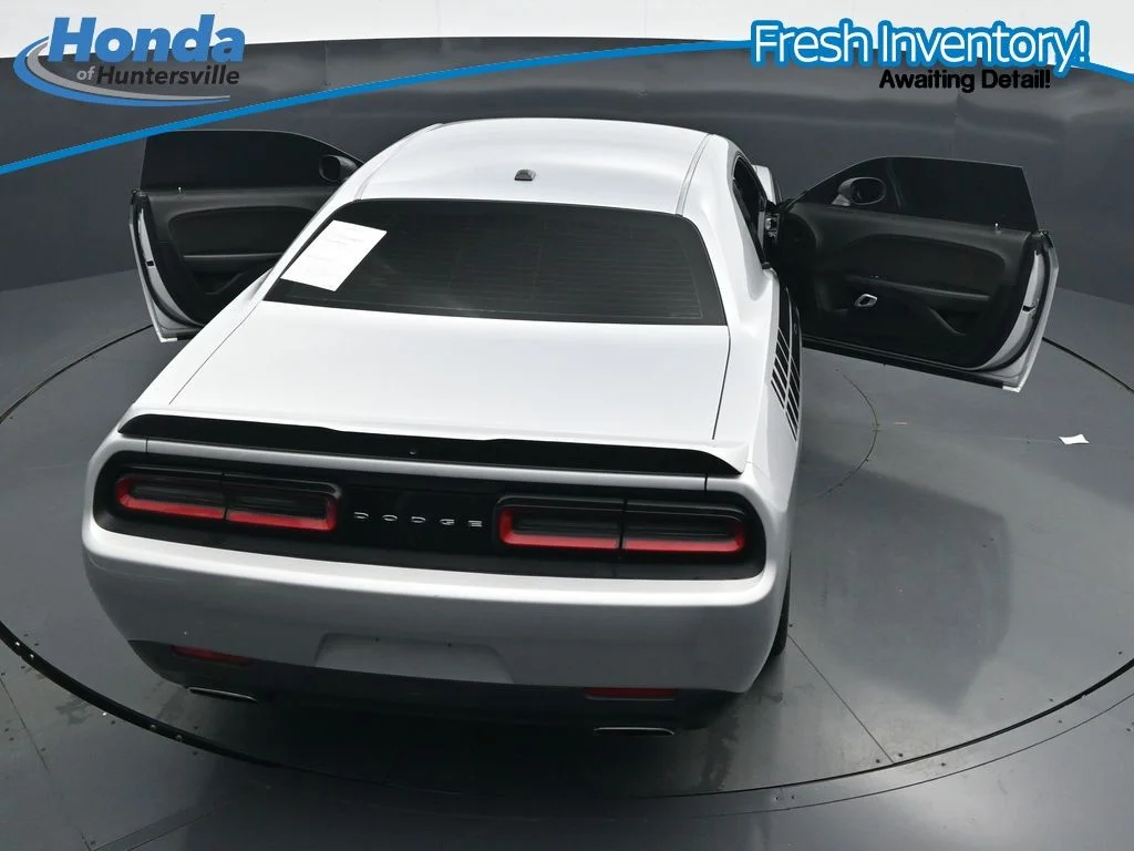 Used 2021 Triple Nickel Clearcoat Dodge SXT image 36