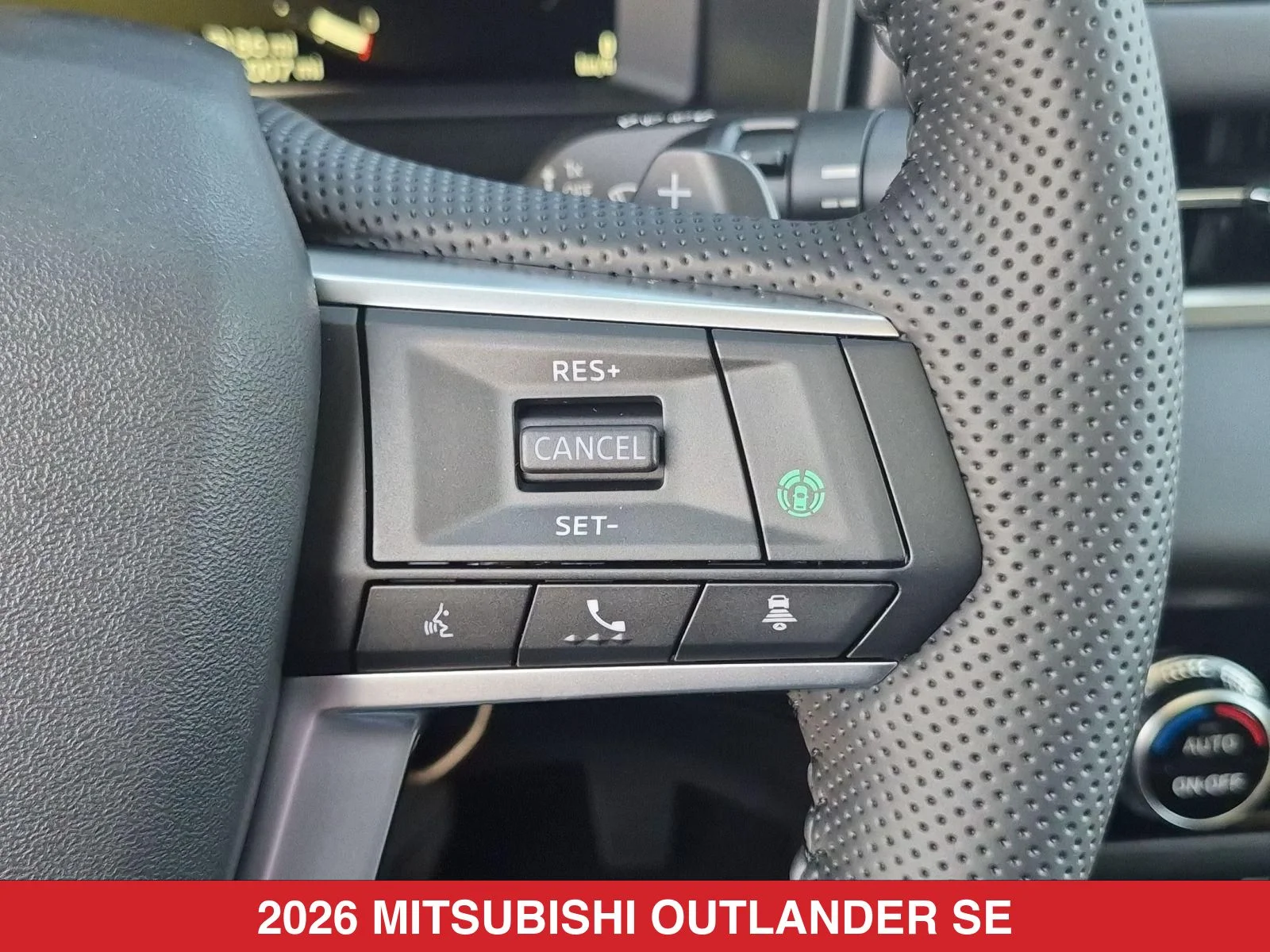 New 2026 White Mitsubishi SE image 19
