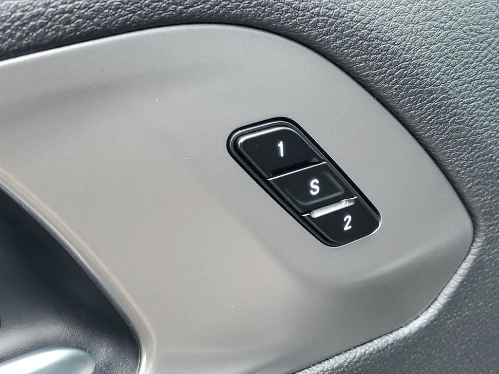 2026 Chrysler Pacifica Select - Photo 26