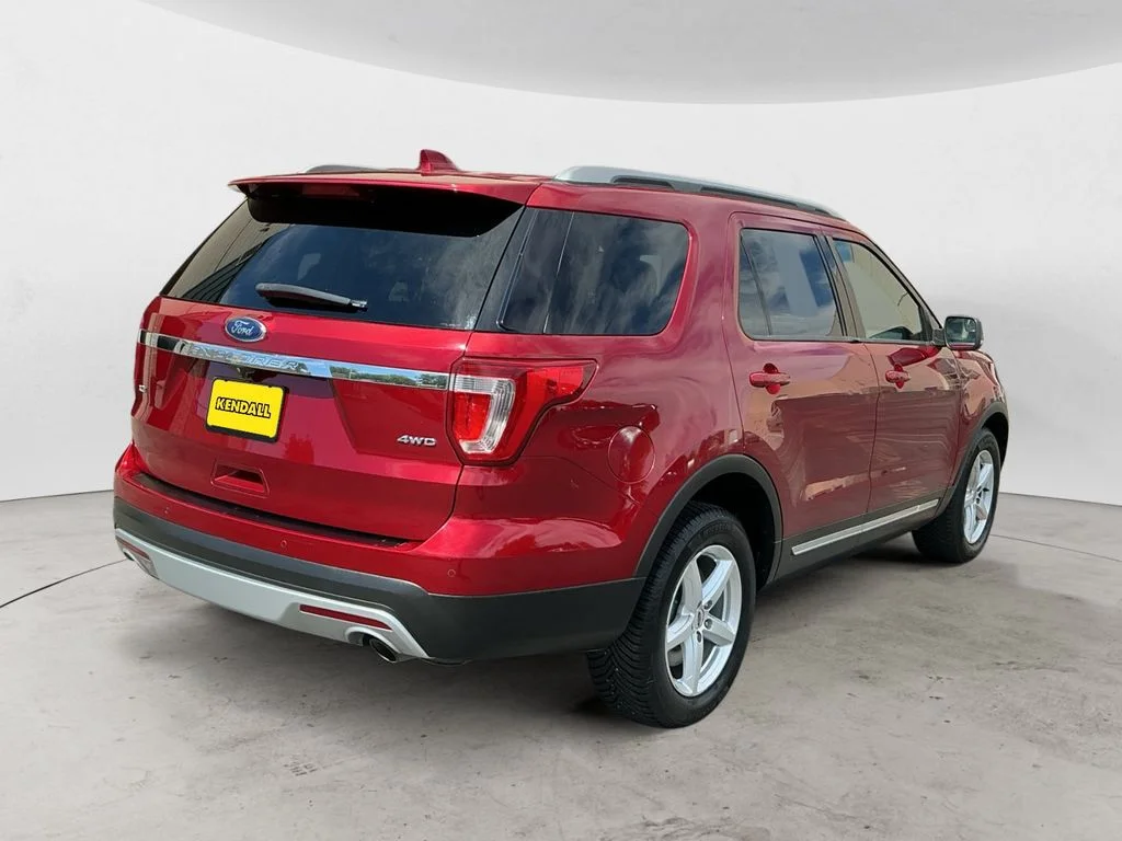 Used 2016 Red Ford XLT image 5