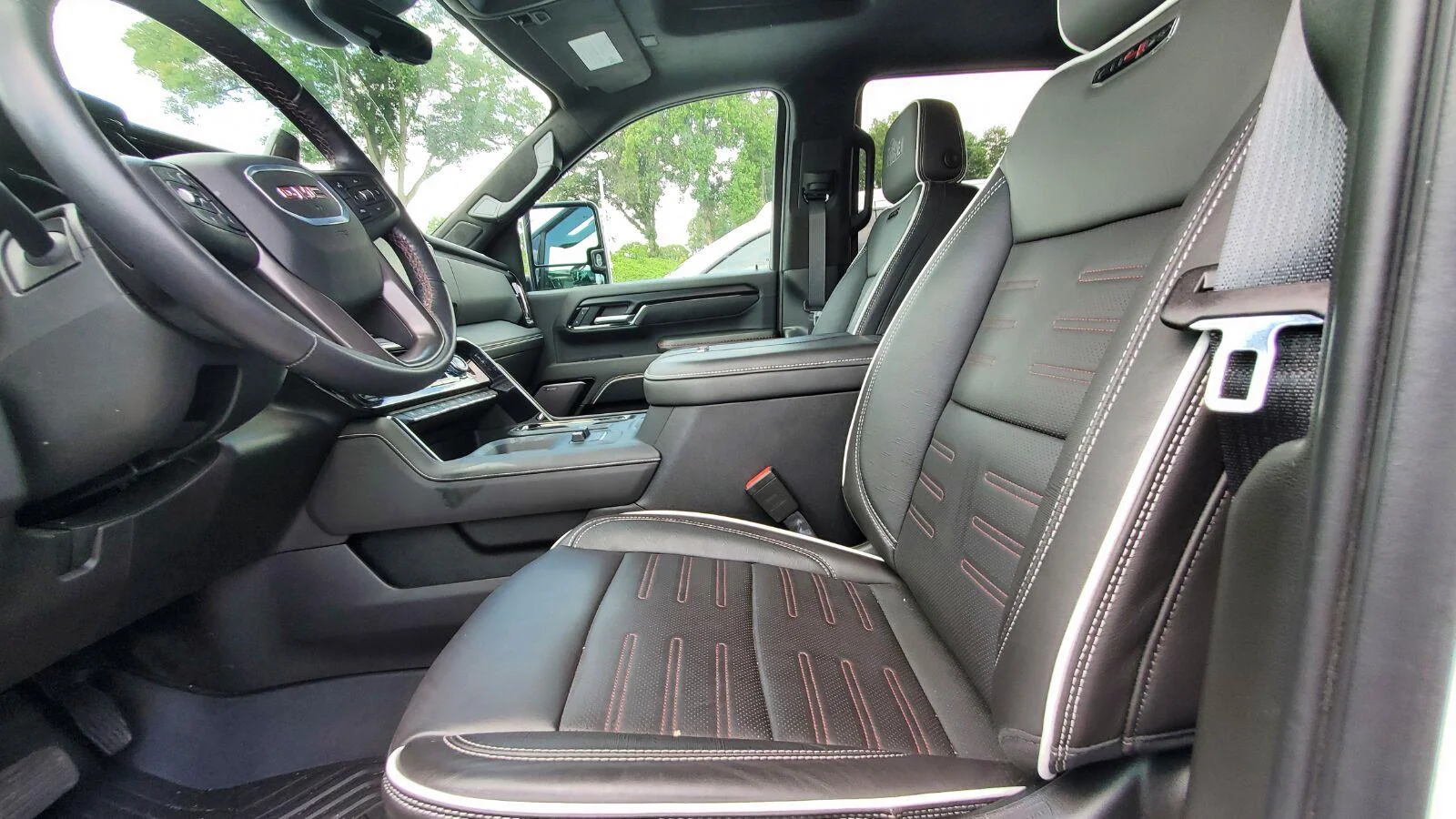 Used 2025 Summit White GMC AT4X image 3