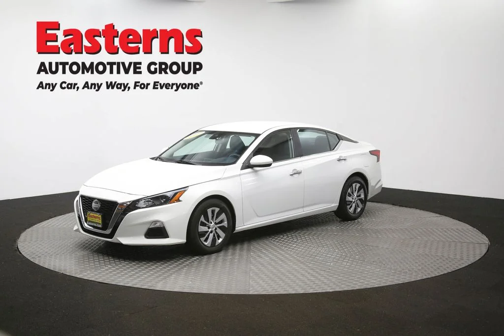 Used 2022 White Nissan 2.5 S image 54