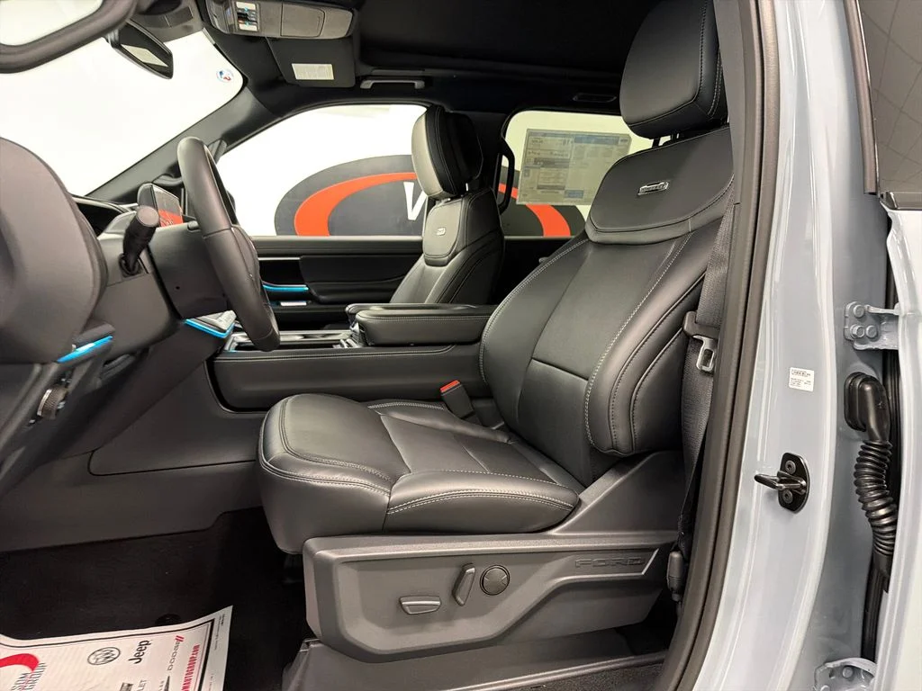 New 2027 Gray Ford Platinum image 18