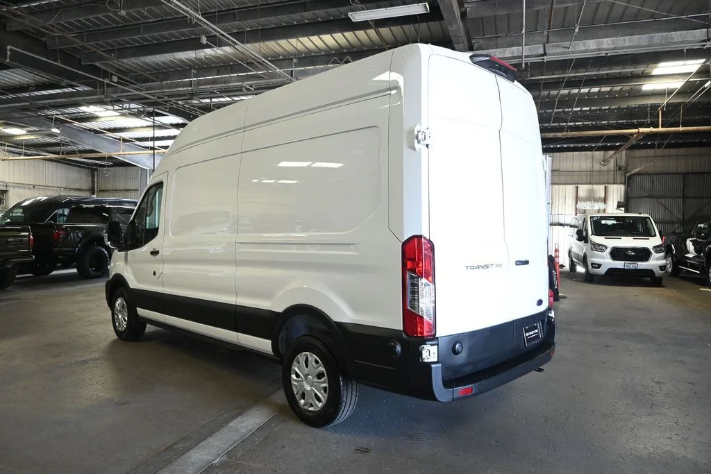 New 2025 Oxford White Ford Base image 6