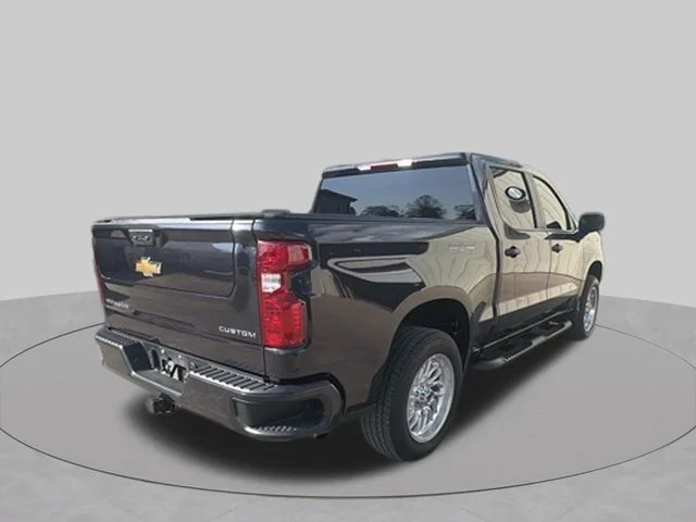 Used 2023 Gray Chevrolet Custom image 3