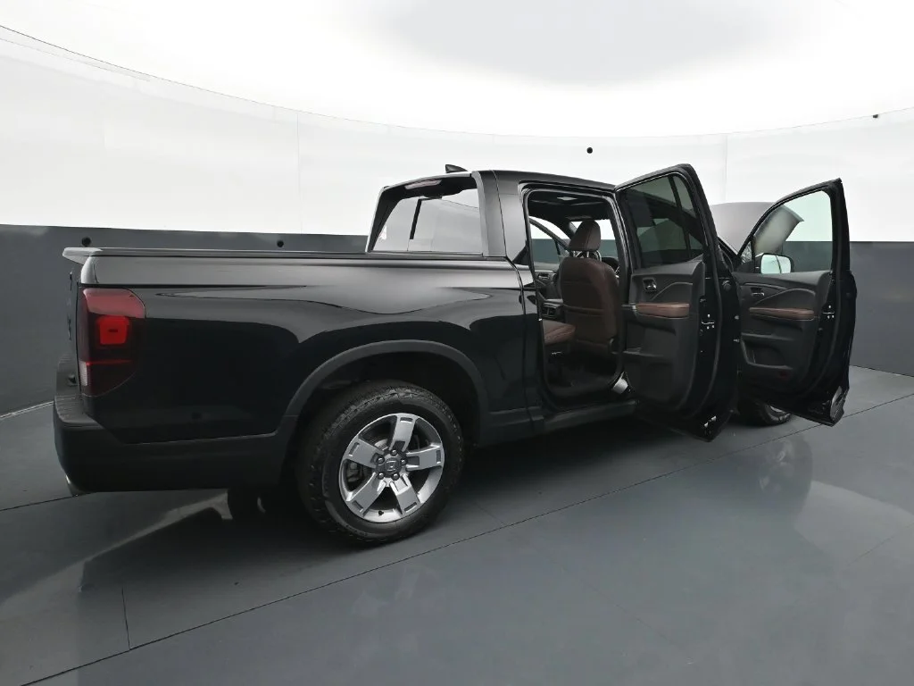 Used 2025 Black Honda RTL AWD image 32