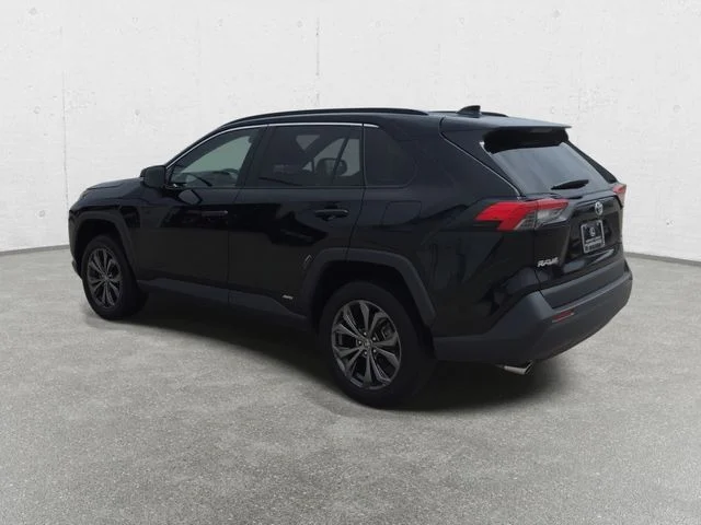 Used 2023 Midnight Black Metallic Toyota XLE Premium image 7