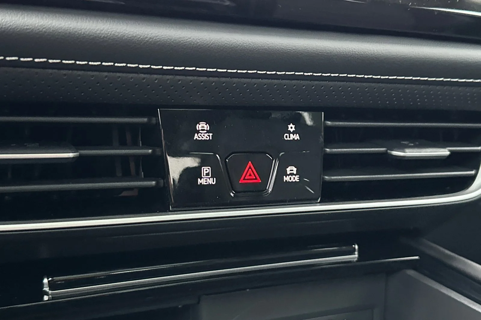 2026 Volkswagen Atlas SE w/Tech - Photo 21