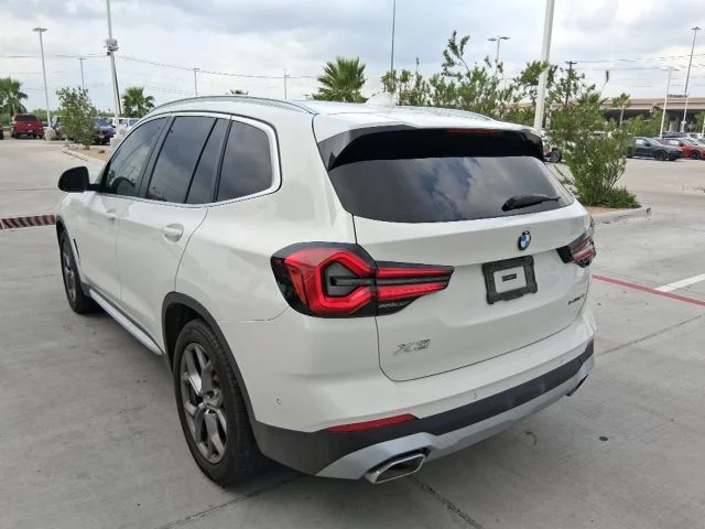 Used 2024 White BMW sDrive30i image 4