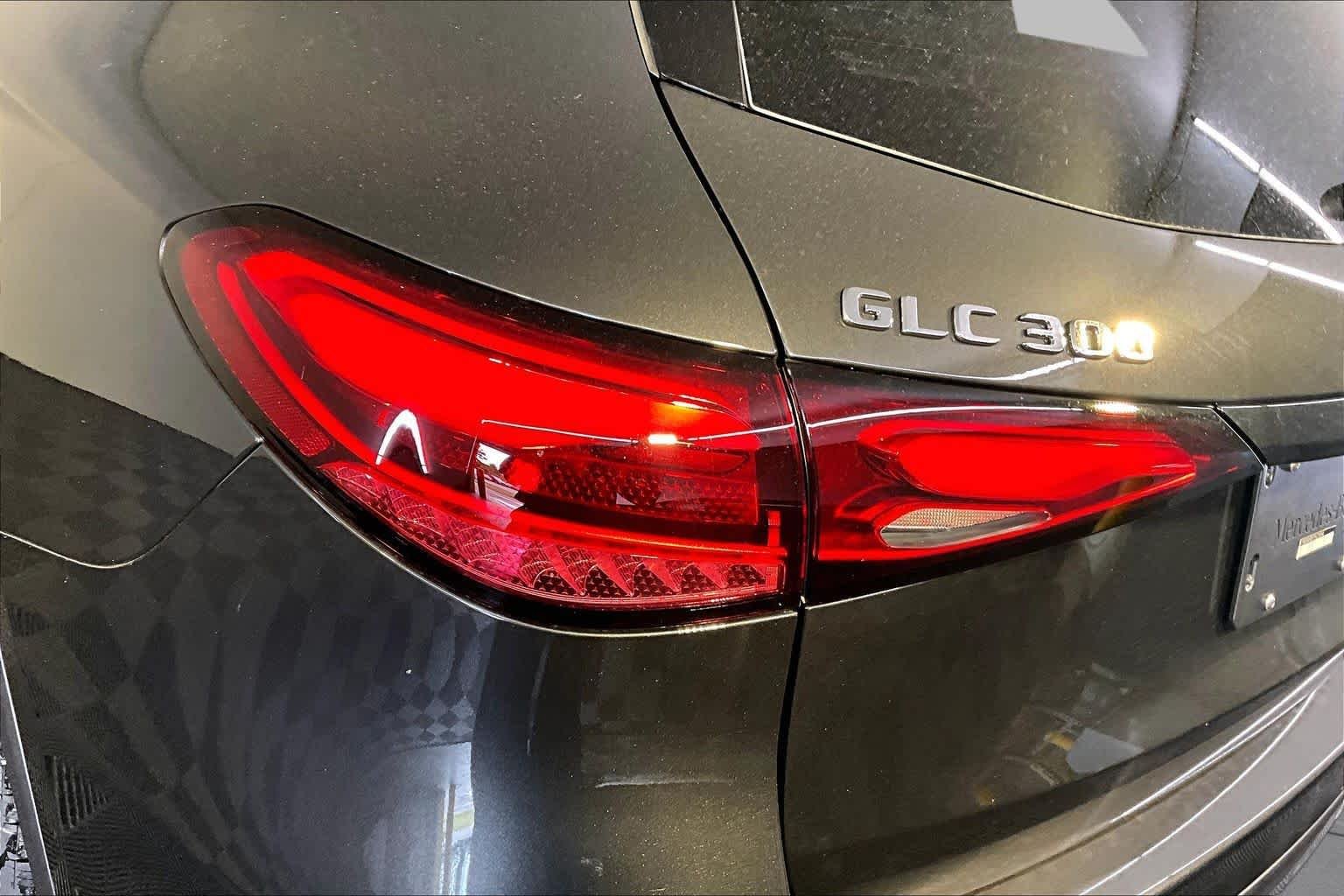 New 2026 Graphite Grey Metallic Mercedes-Benz GLC 300 image 5