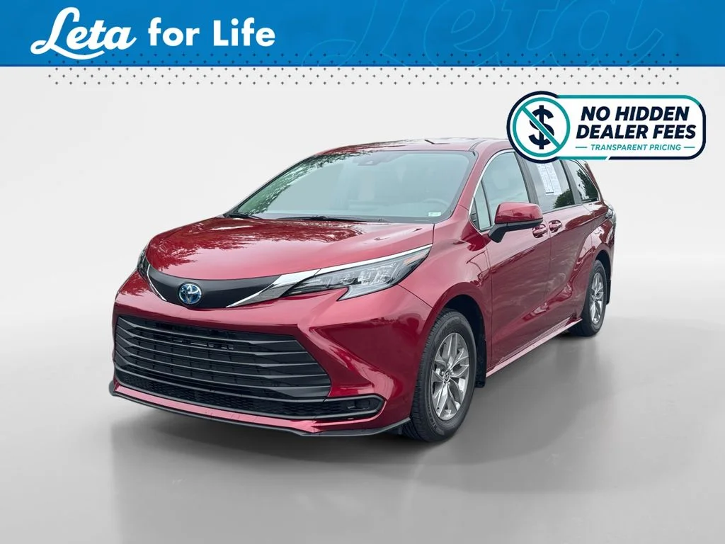 2025 Toyota Sienna LE 8-Passenger Hybrid AWD's photo