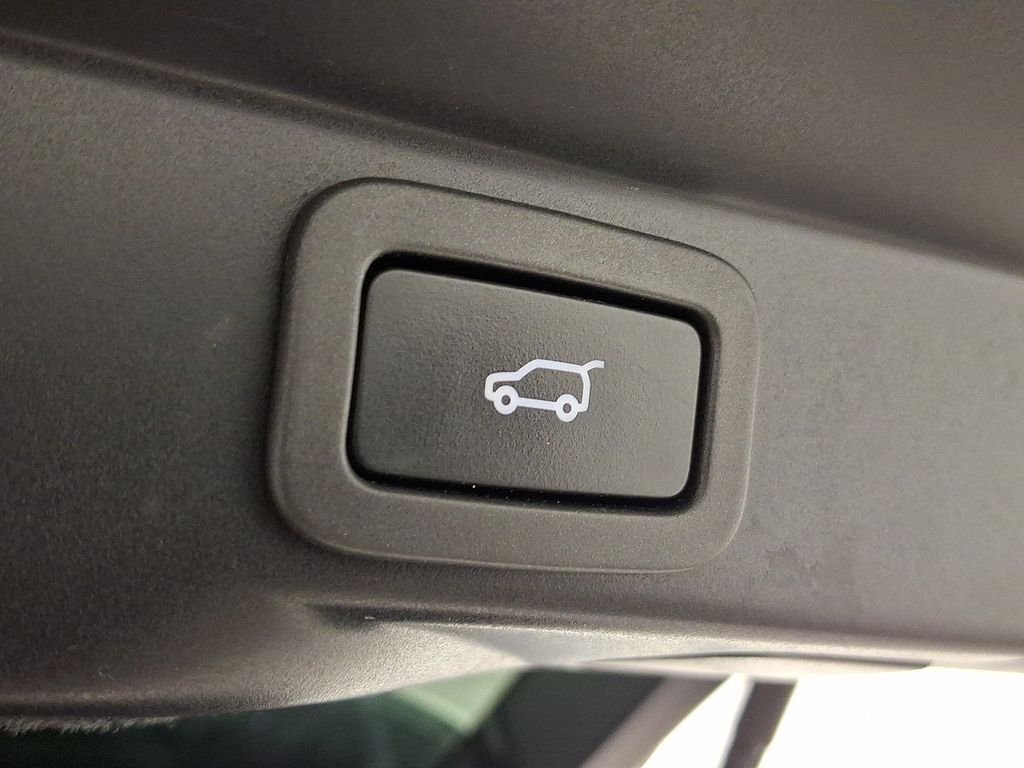 Used 2020 Estoril Blue Metallic Land Rover SVR image 31